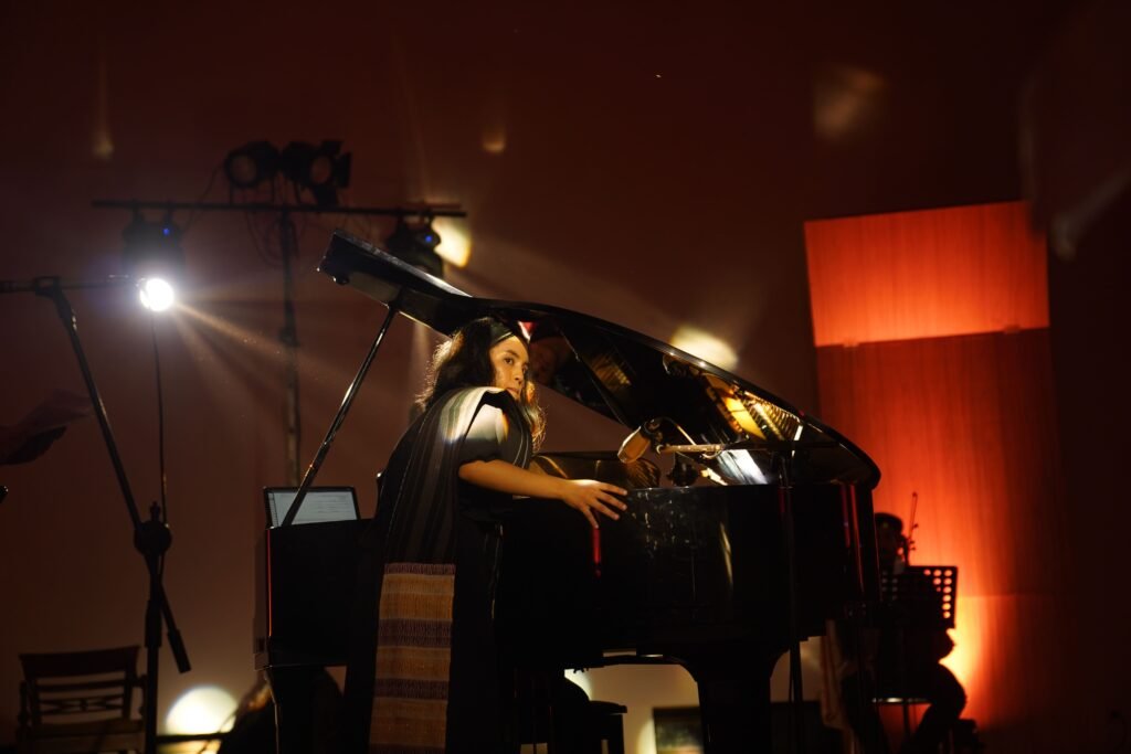 Yessica pertunjukan Andung Batak inovatif di Bentara Budaya Bali (2024)